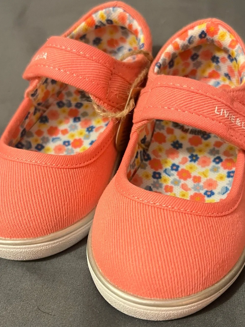 Livie & Luca Ravine Coral Canvas Mary Jane with Floral Lining size 7